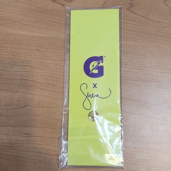 Limited Edition 2022 Gatorade GX Water Bottle 30 oz Serena Williams Pin Yellow - Picture 9 of 10
